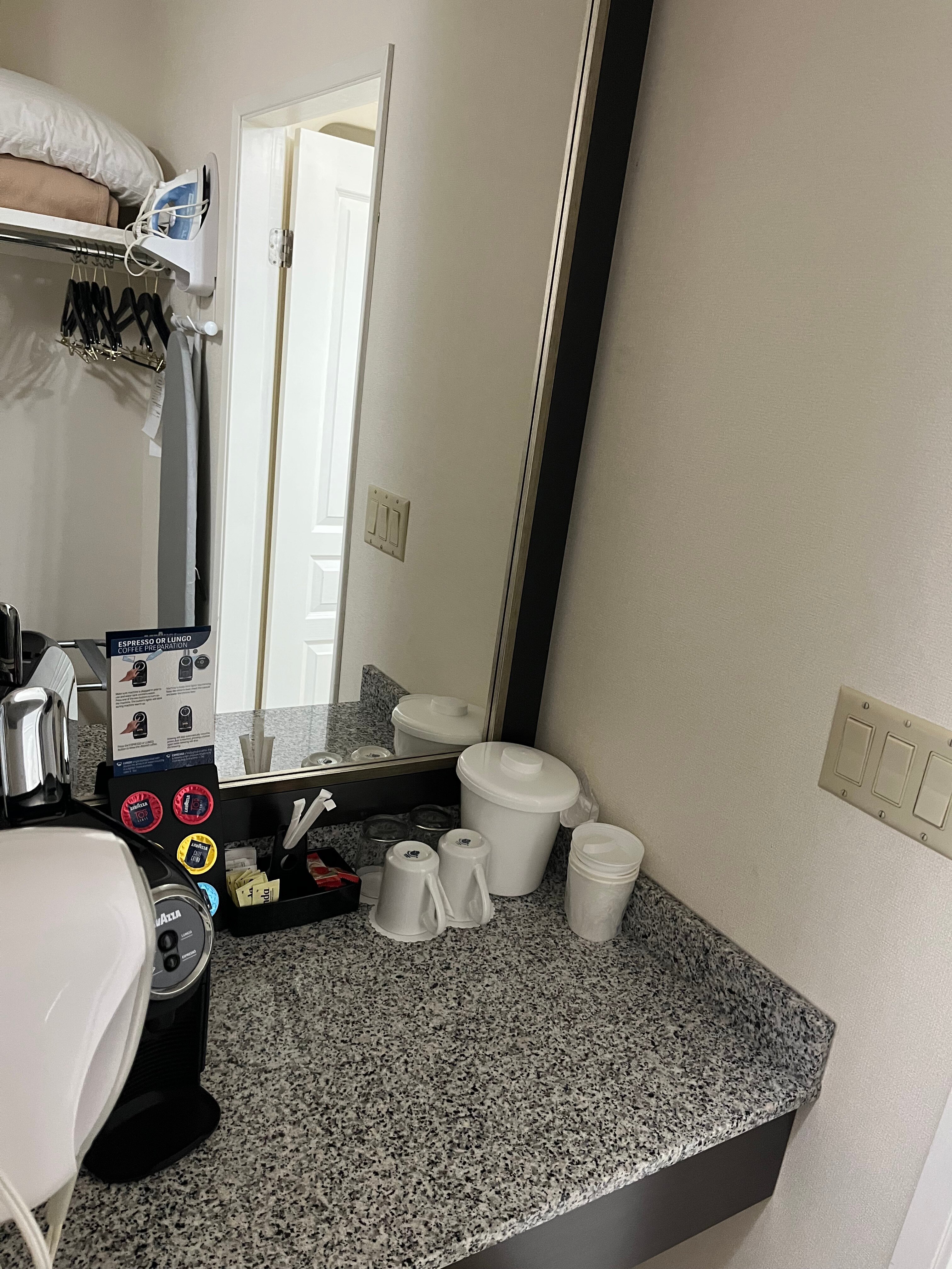 鲍威尔河市镇中心酒店-客卧
