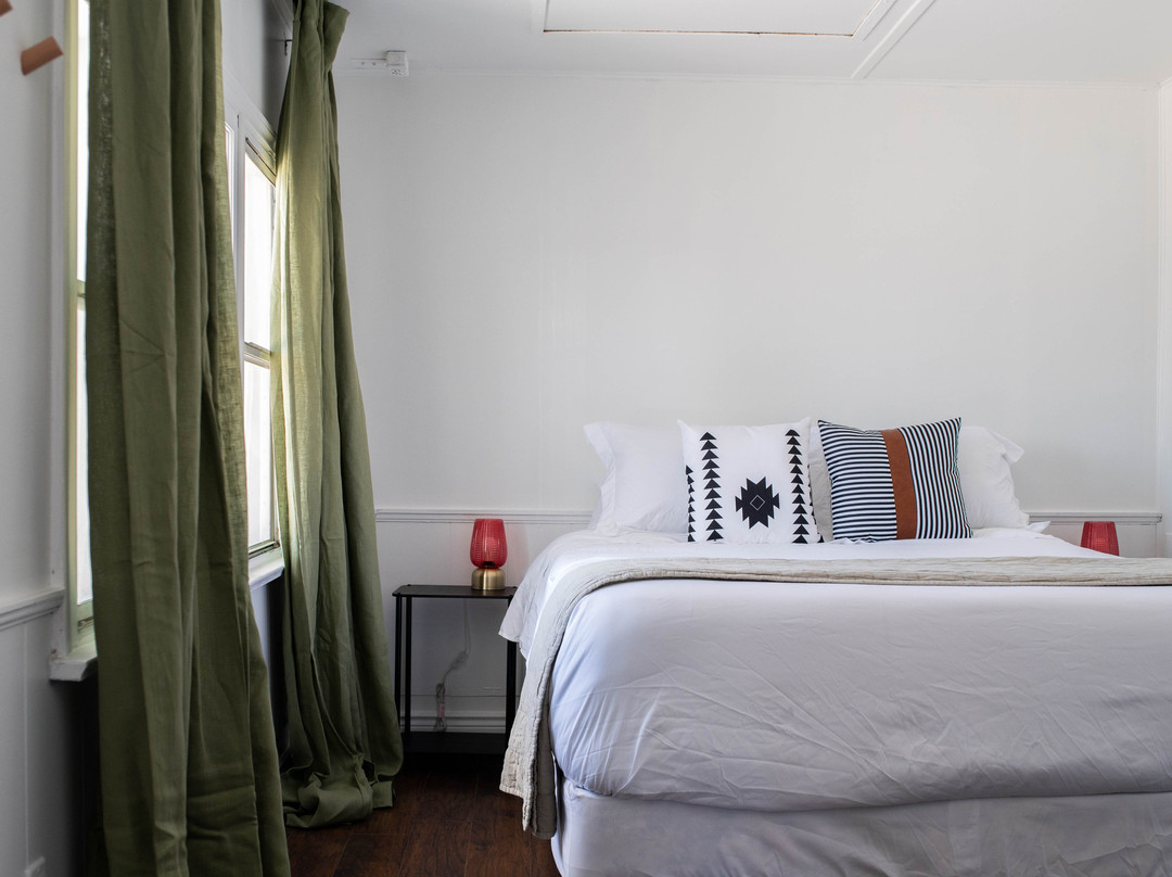 Lakeside Motel主图