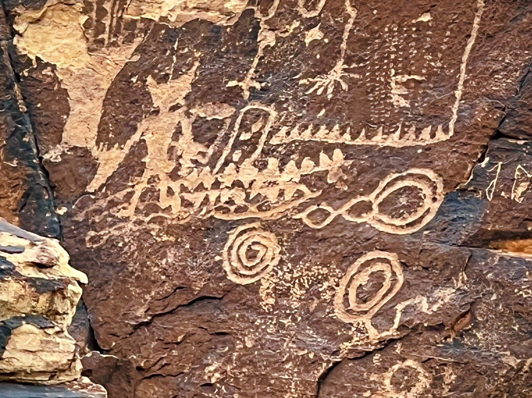 Parowan Gap Petroglyphs-Parowan必去景点