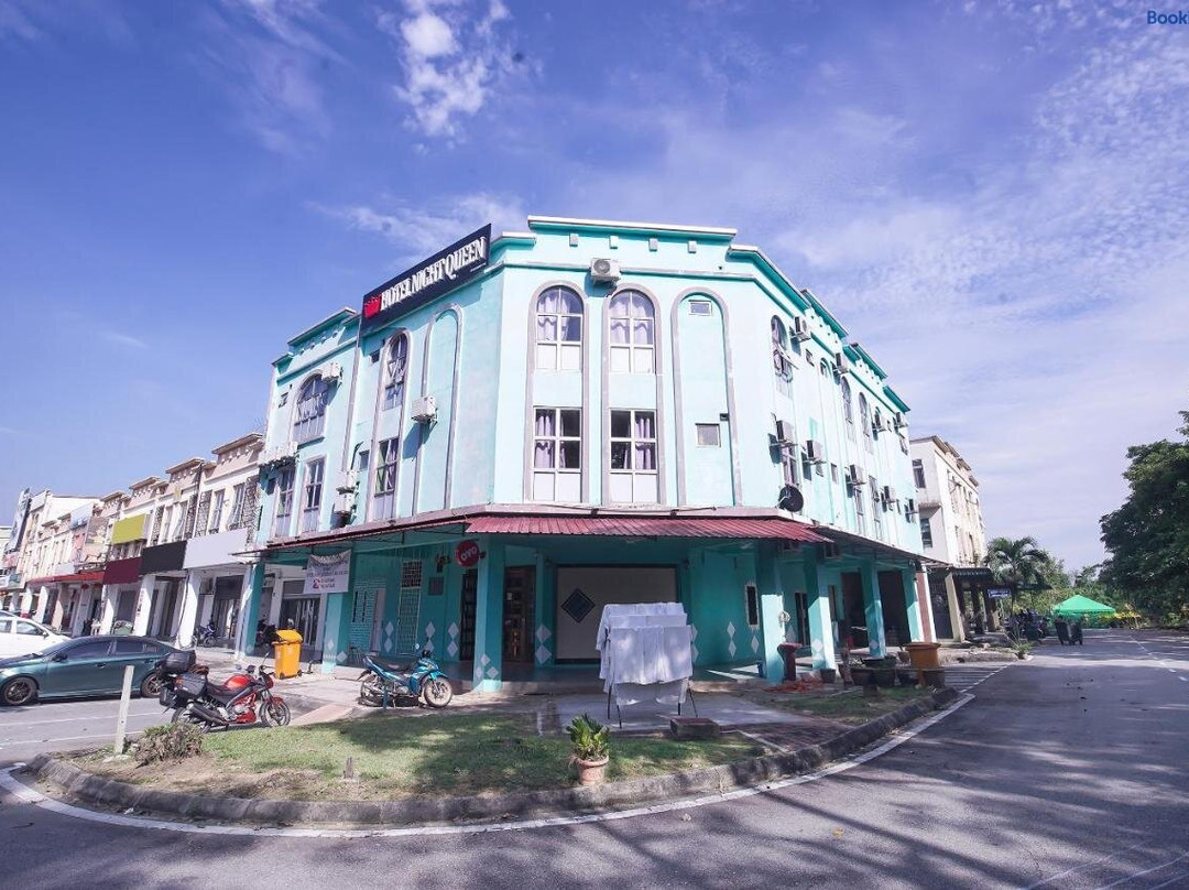Hotel Night Queen Salak Tinggi