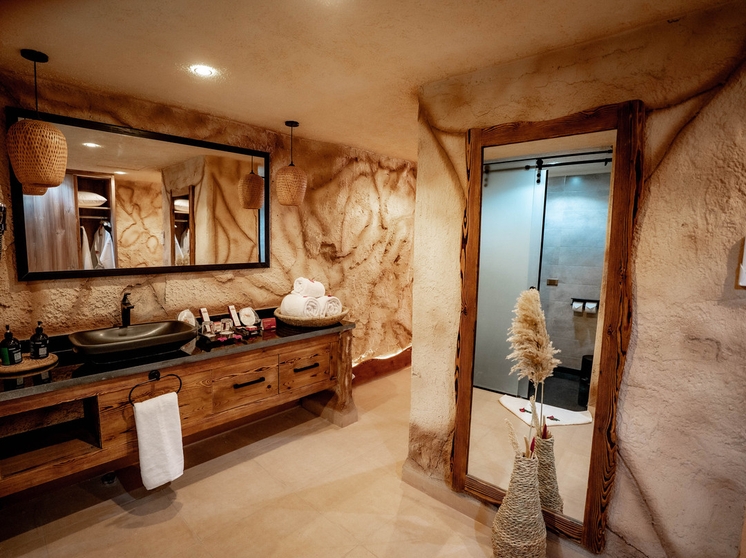 Caves Beach Resort Hurghada主图