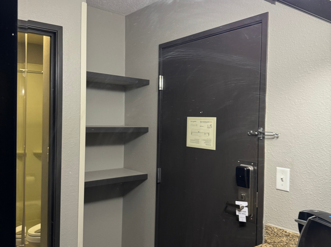 La Quinta Inn & Suites by Wyndham O'Fallon, IL - St. Louis主图