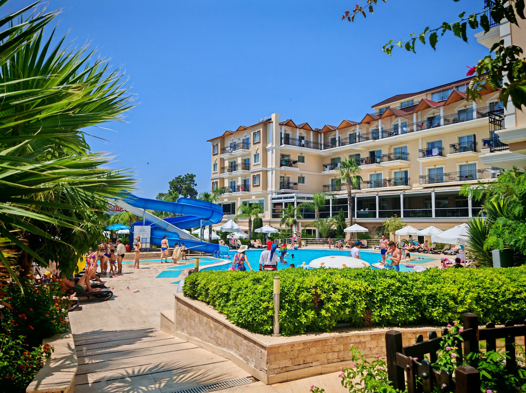L'Oceanica Beach Resort Hotel主图