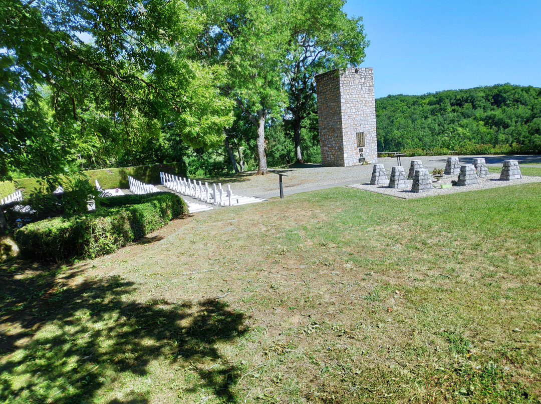 Monument du Maquis De Meilhan-Villefranche必去景点