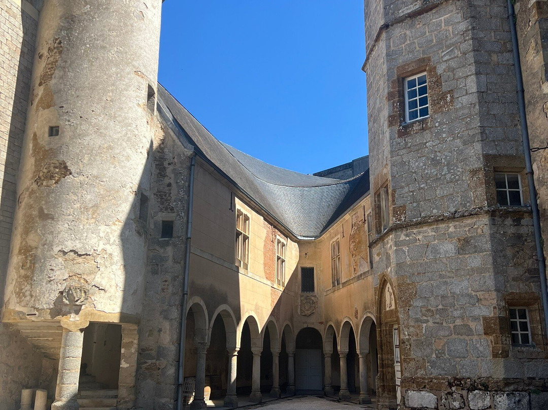 Chateau de Chastellux-Chastellux sur Cure必去景点