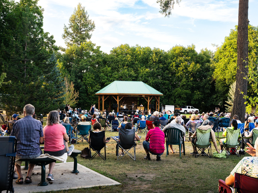 Armstrong Spallumcheen Visitor Centre-Armstrong必去景点