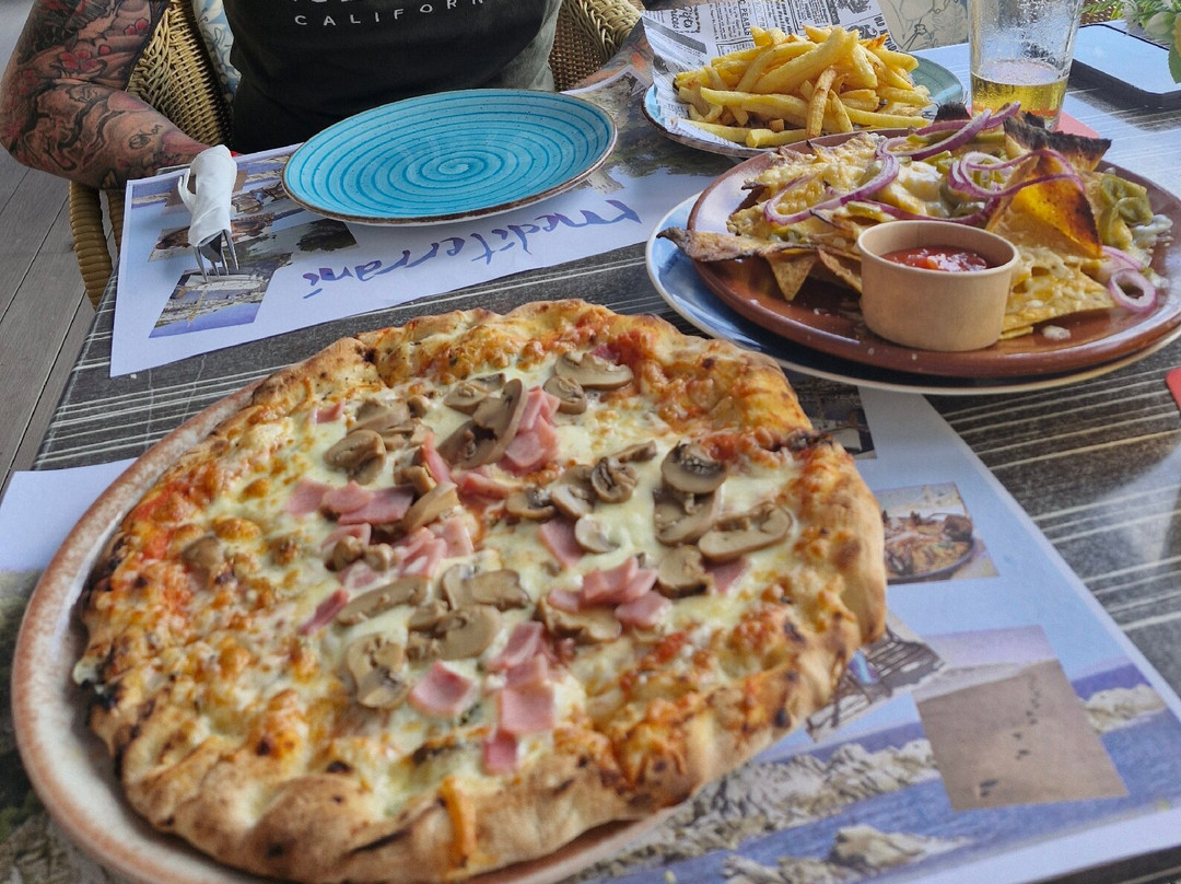 Roger's Snack Bar主图