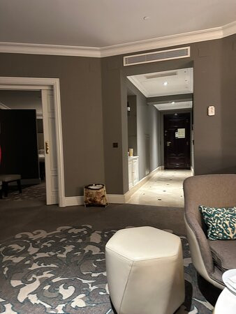 威斯汀皇宫酒店主图