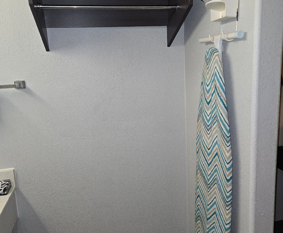 Super 8 by Wyndham Sealy主图