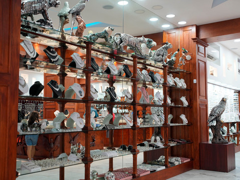 Obi Tours-瓦拉塔港必去景点