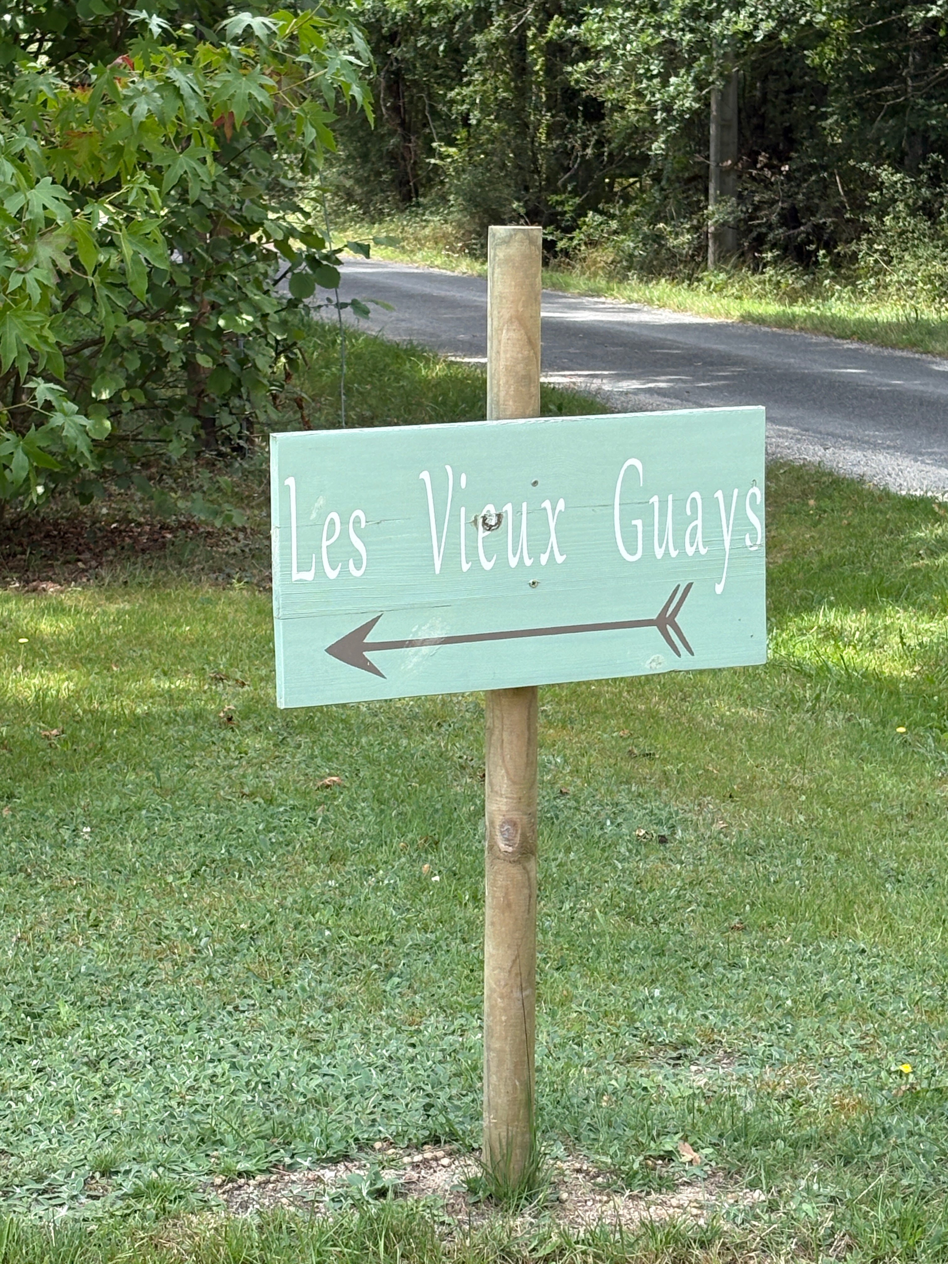 Les Vieux Guays-官方