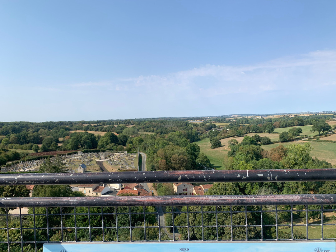 Tour Melusine-Vouvant必去景点