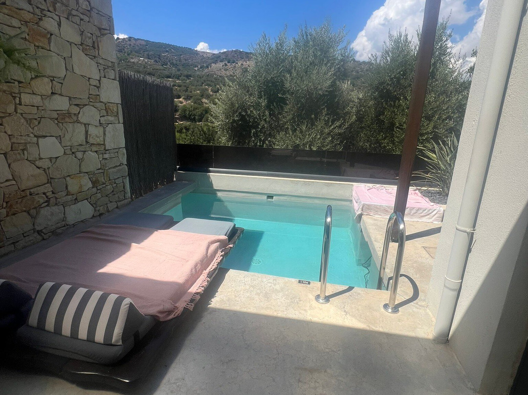 Monastery Estate Retreat主图