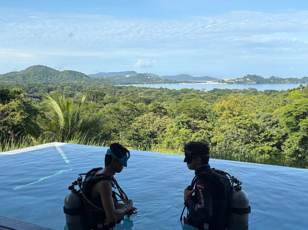 ChrisDiving, dive center Playa Potrero-波特雷罗必去景点