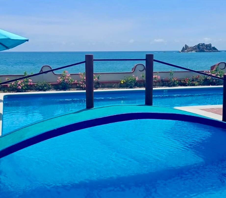 La Paloma Oceanfront Retreat主图