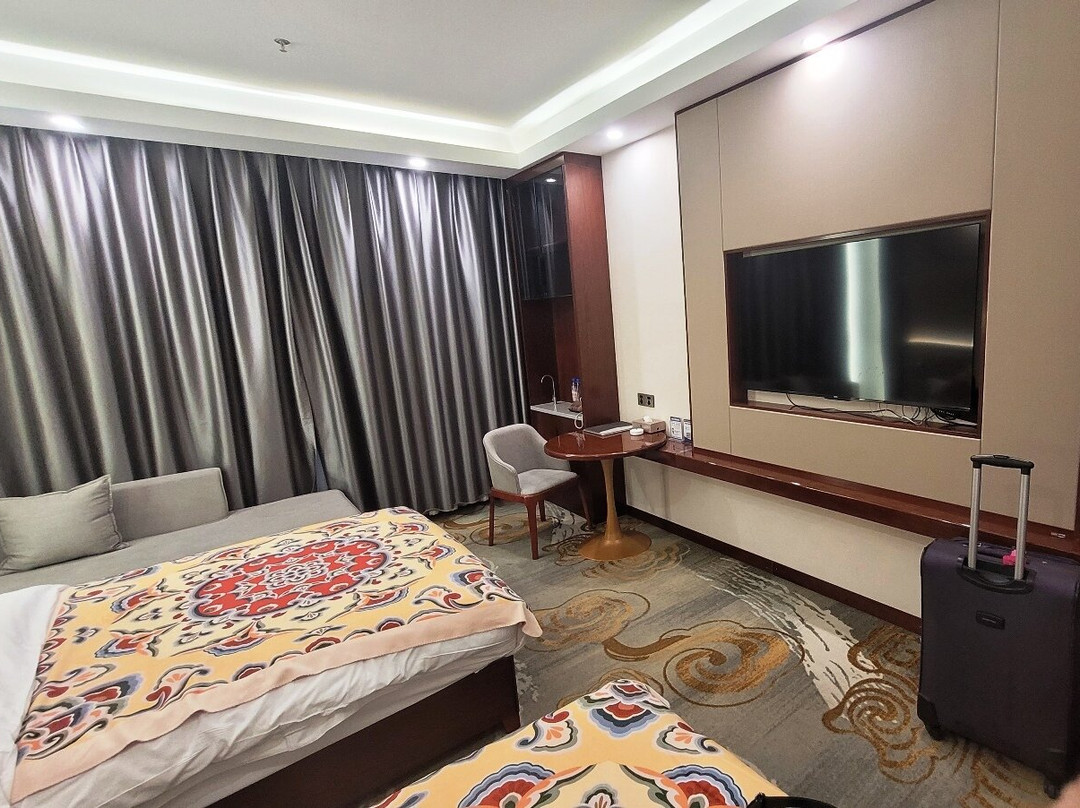 Dunhuang Huandong International Hotel