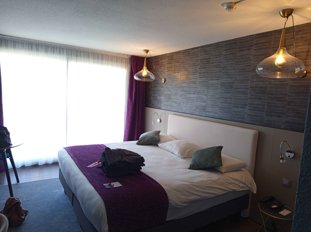 Marina Adelphia Hotel主图