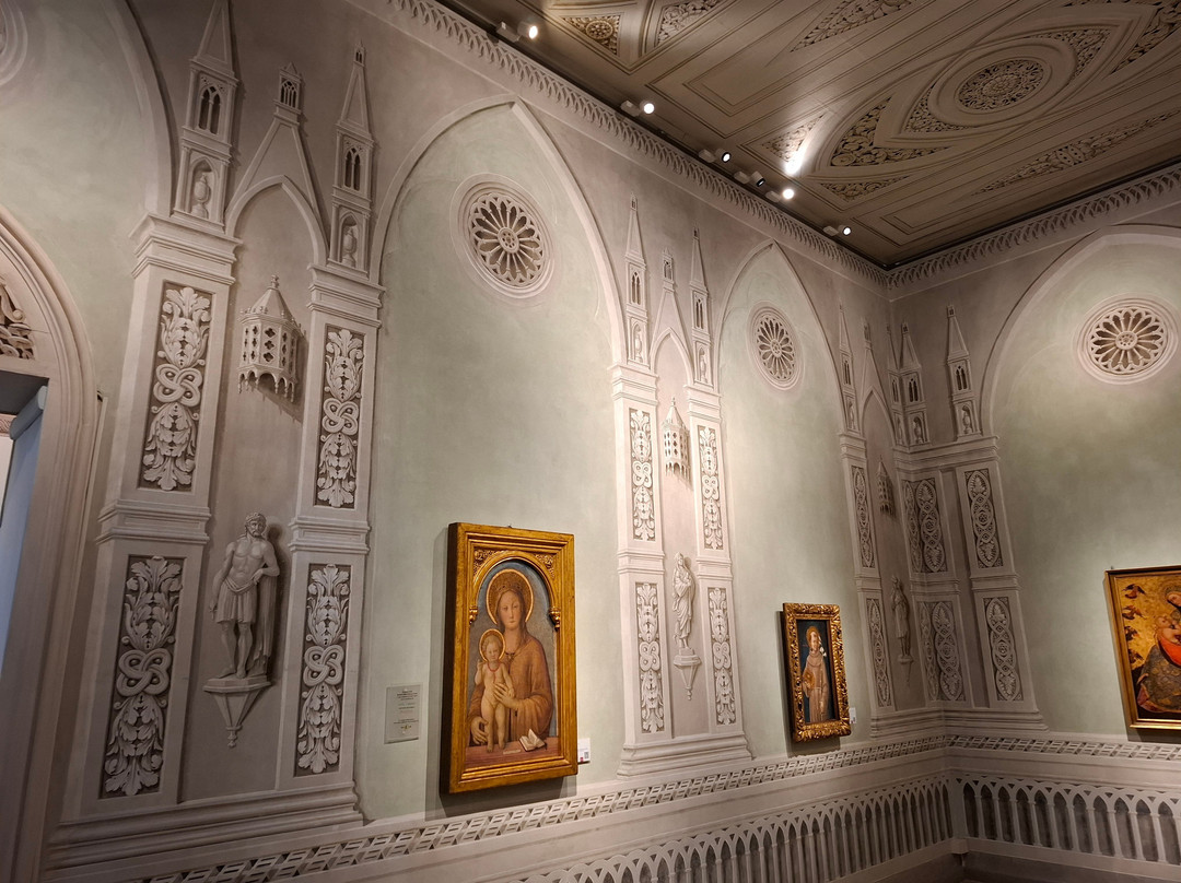Accademia di Belle Arti Tadini-洛韦雷必去景点