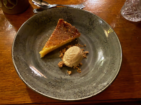 Fox & Hounds Country Inn主图