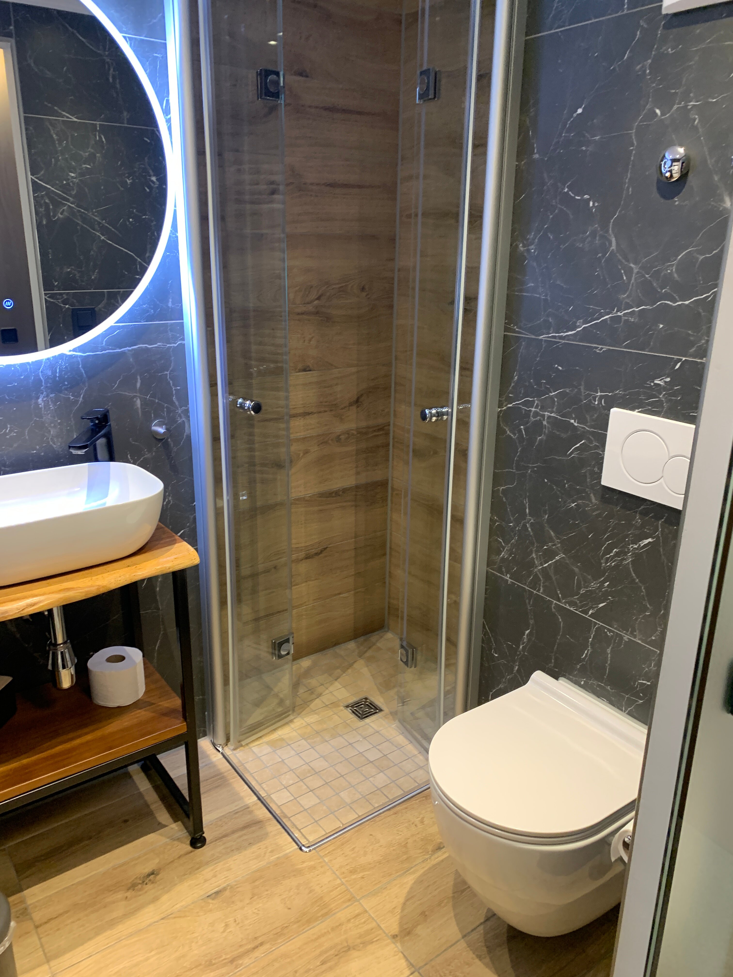 Hotel Metropol Tubingen-浴室