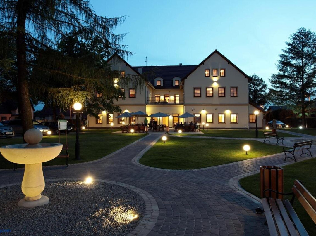 Zbroslawice酒店住宿-Hotel Modrzewiowy Dwor