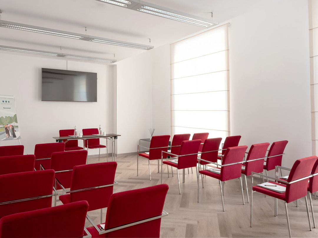 那不勒斯乌纳酒店主图