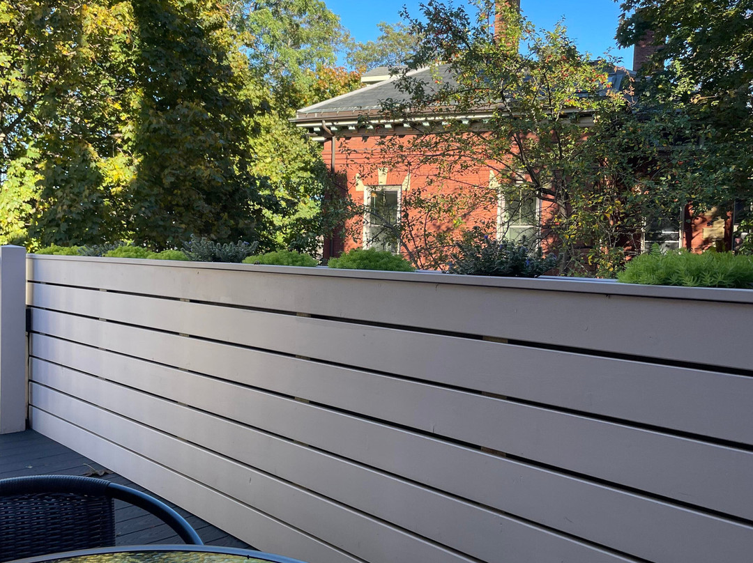 The Francis Hotel主图