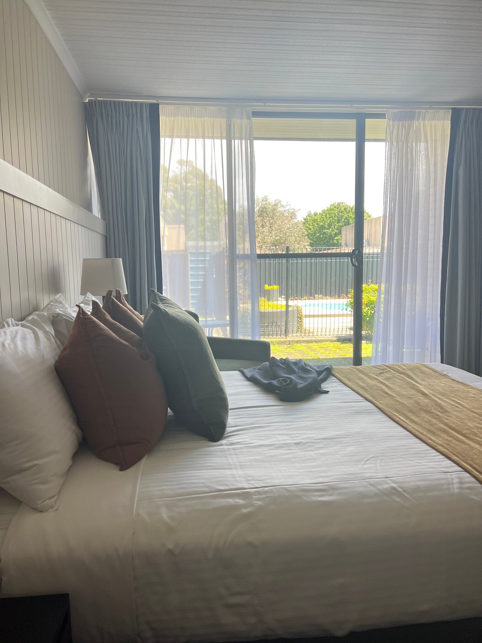 Black Bull Motel-官方