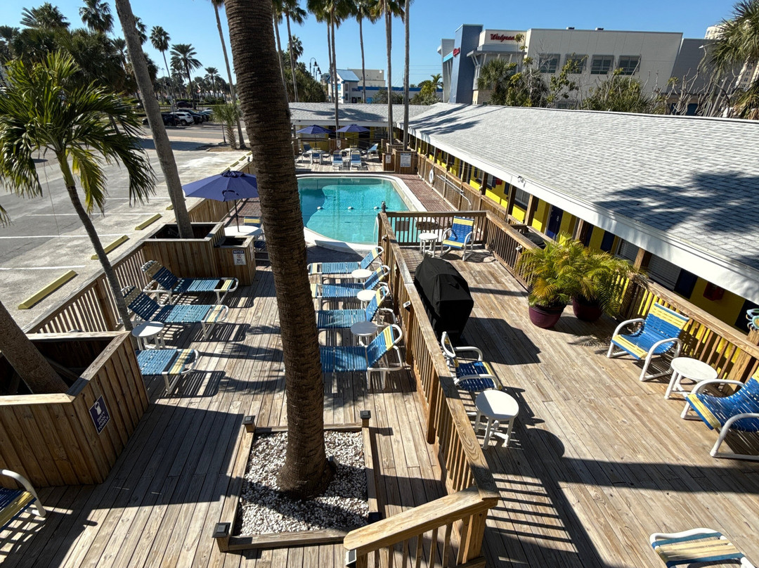 Barefoot Bay Resort and Marina主图