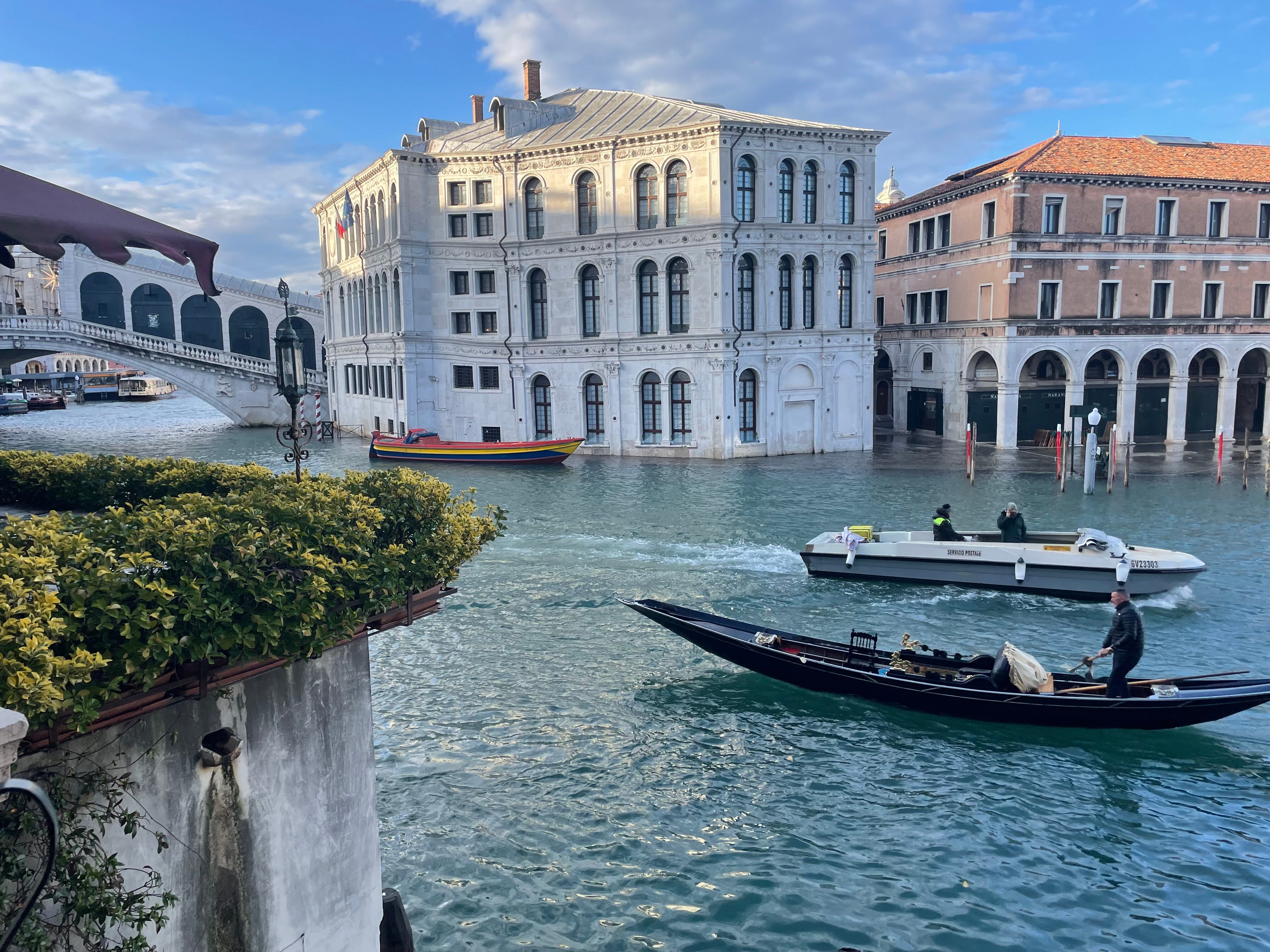 阿尔蓬特默西尼果酒店-官方