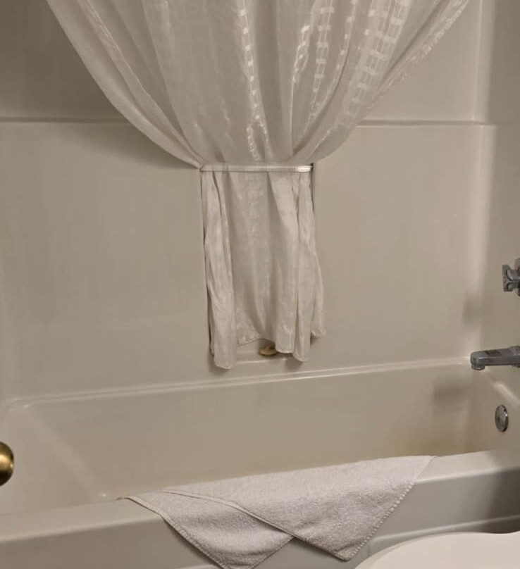 里贾纳温德姆Travelodge套房/Eastgate Bay酒店主图