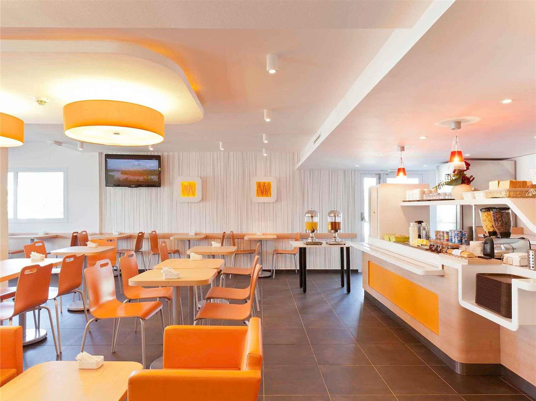 Loire酒店住宿-罗阿讷宜必思快捷酒店