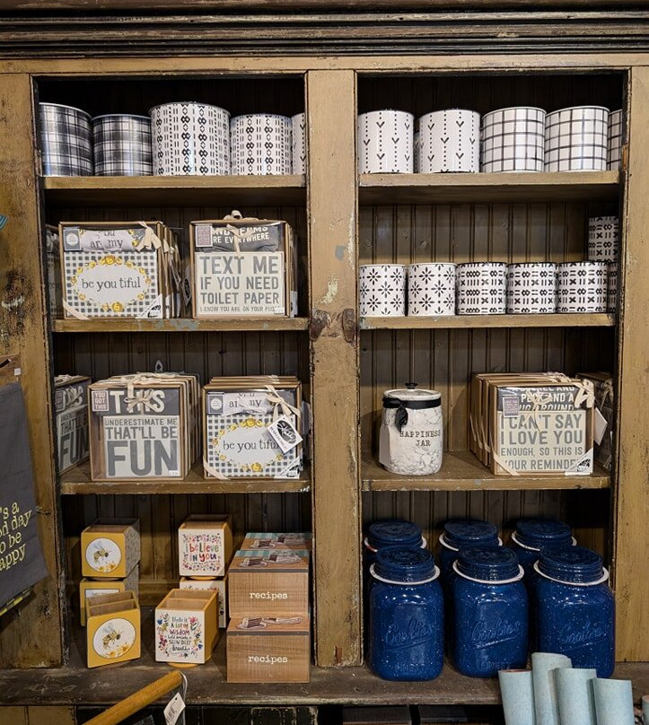 Warm Glow Candle Outlet-Centerville必去景点