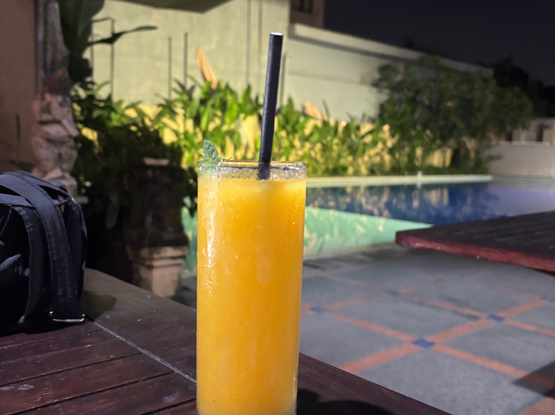 登巴萨酒店主图