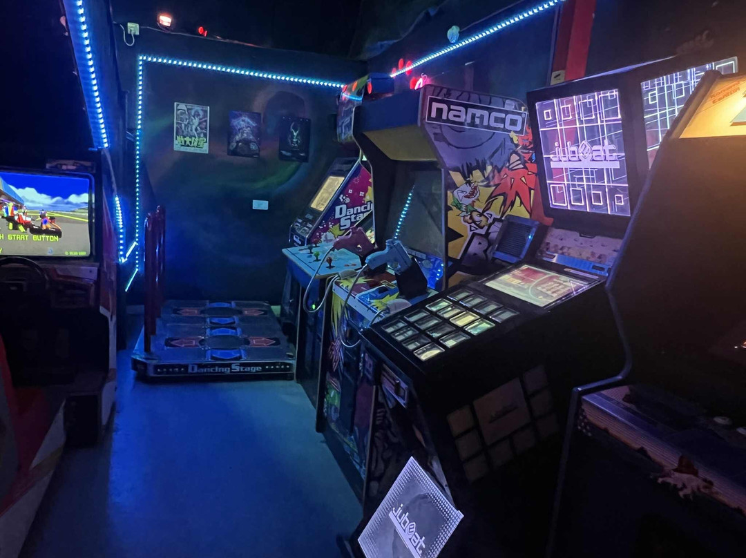 Insanity Gaming Arcade-普尔必去景点