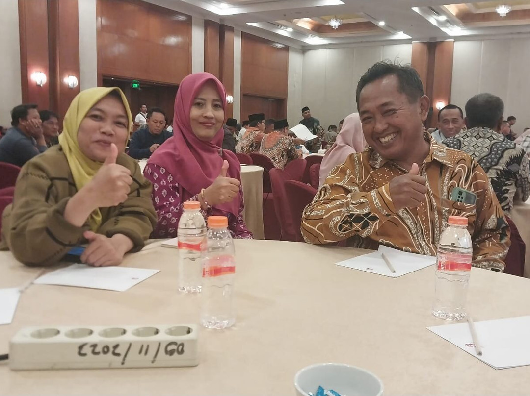 雷德托普酒店主图