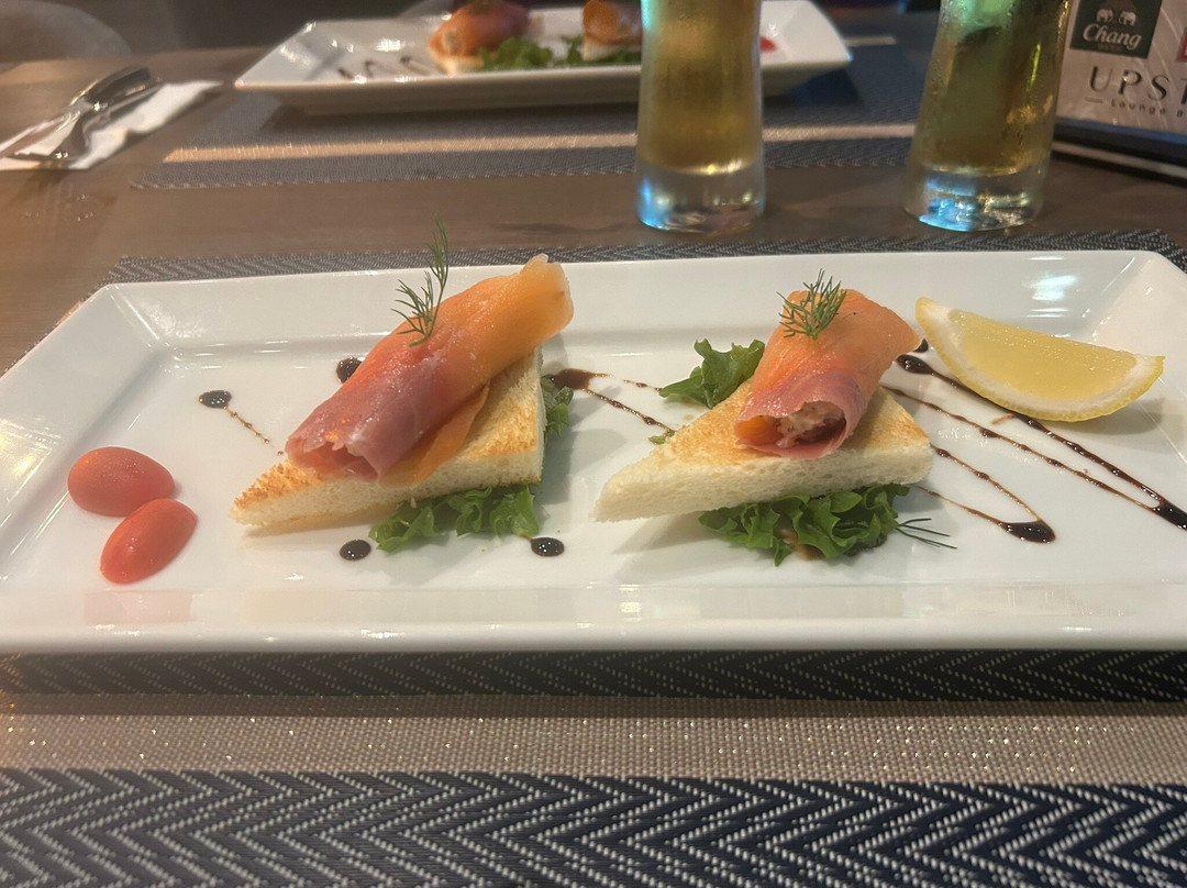 Upstairs Lounge Bar & Grill