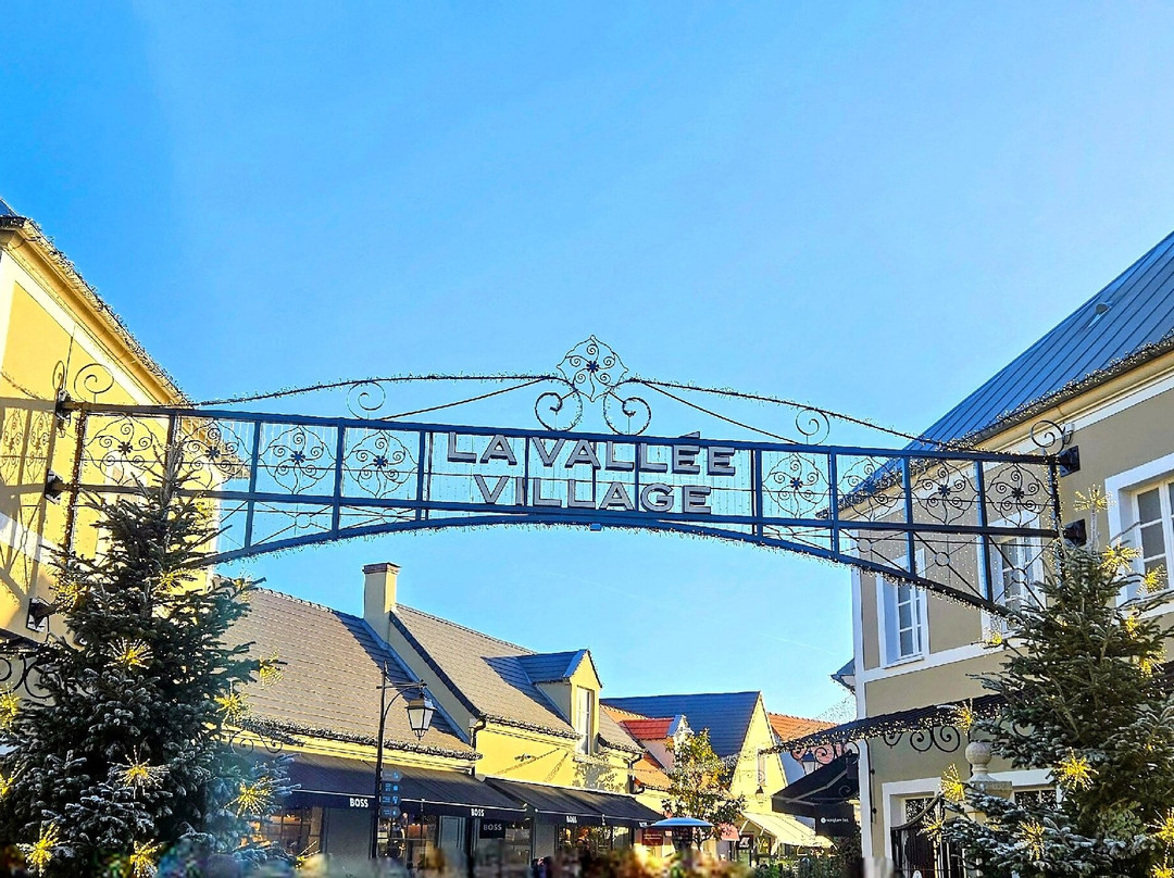 河谷购物村-Serris必去景点