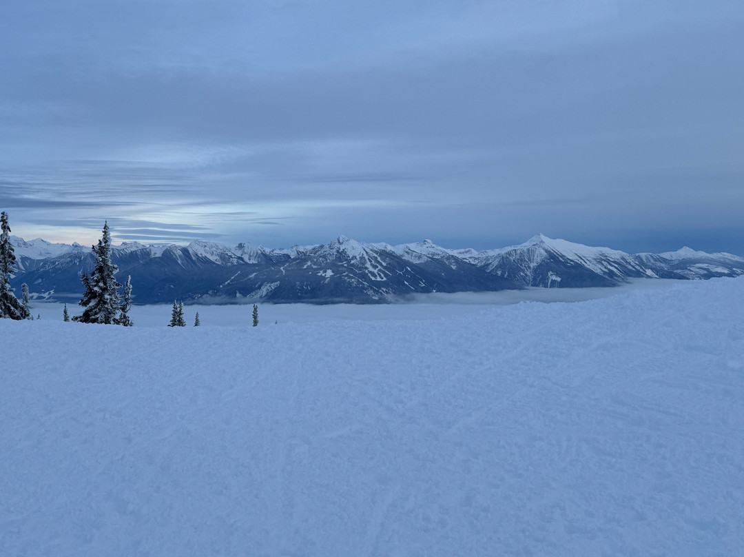 Great Canadian Tours-雷夫尔斯托克必去景点