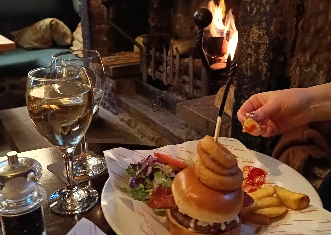 The Farmyard Inn主图