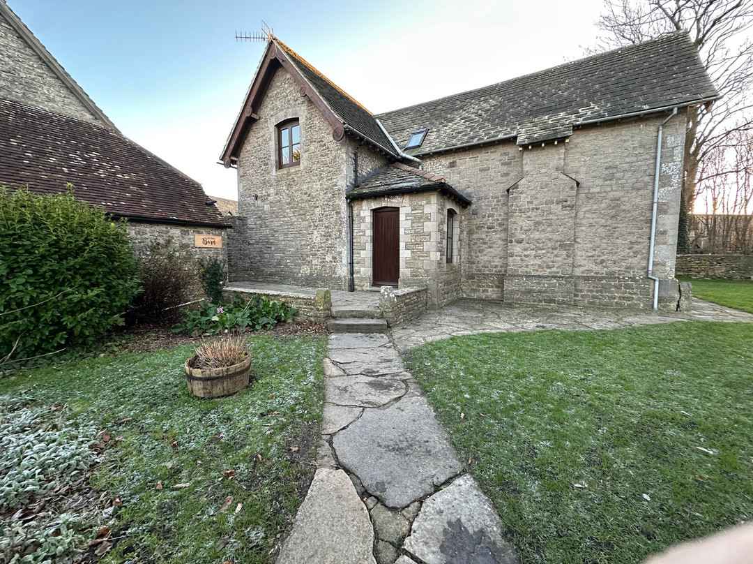 Kingston Country Courtyard主图