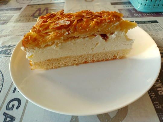 Yupa Salon With Coffee And Cake