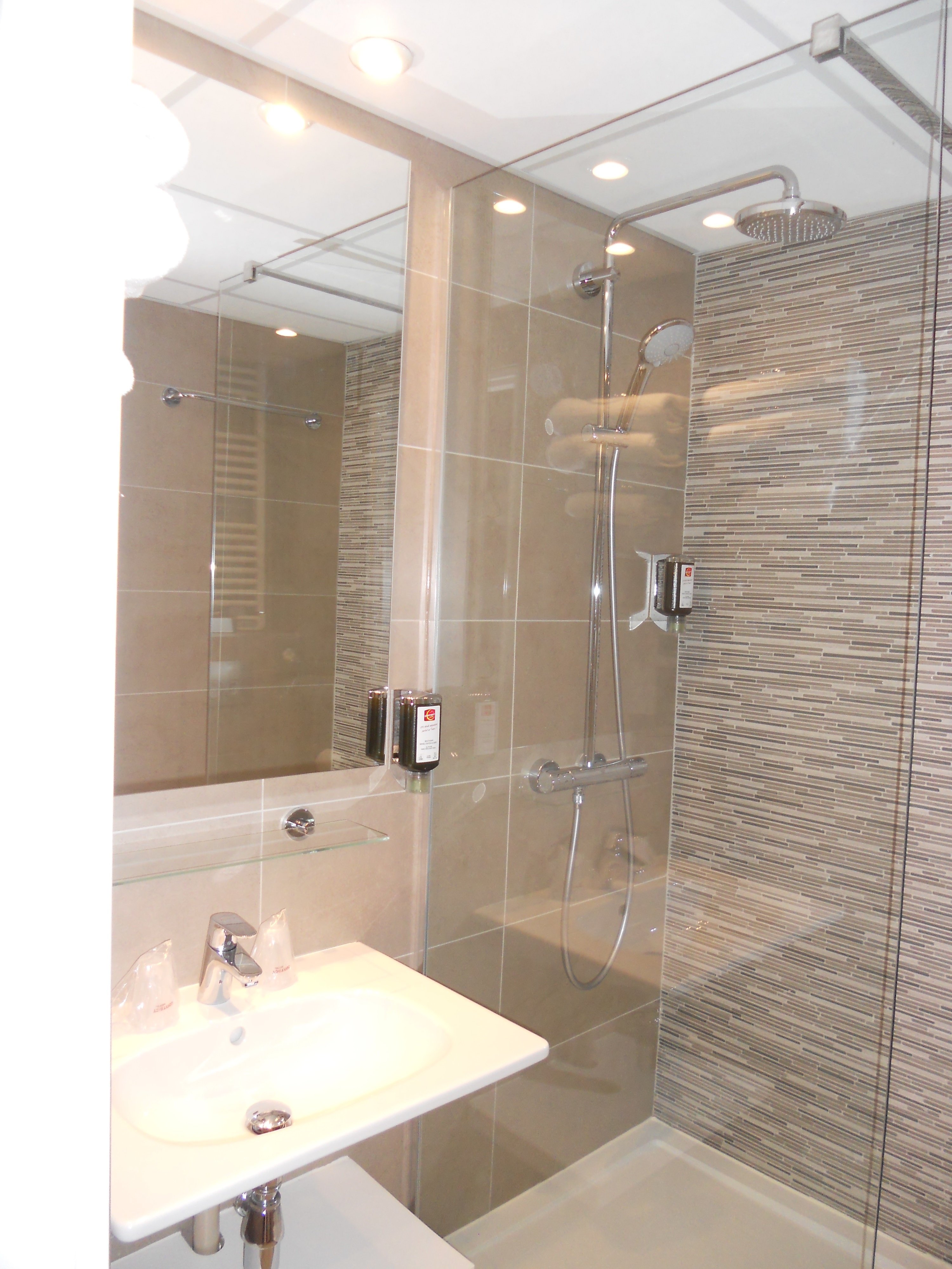 摩尔菲酒店-浴室