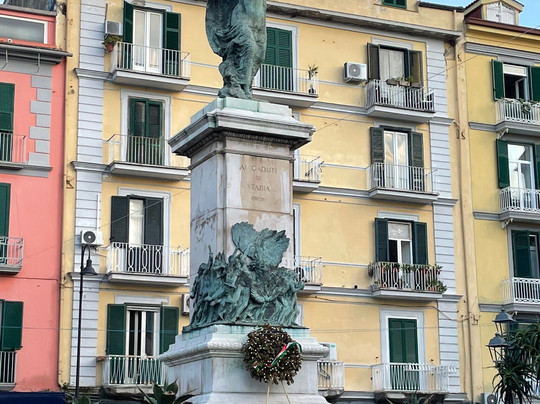 Monumento ai Caduti-斯塔比亚海堡必去景点