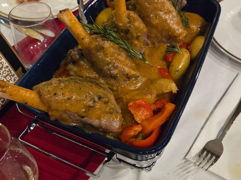 Luna Rossa Restaurant & Bar