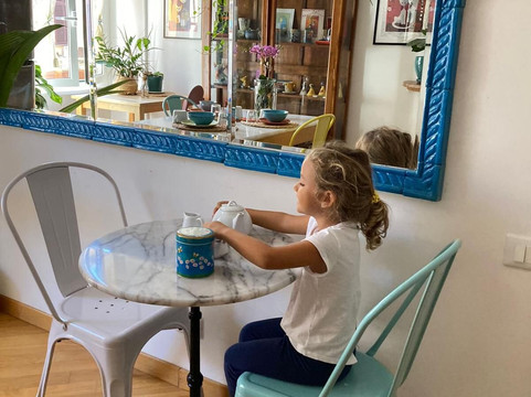 格里艺术家庭式酒店主图