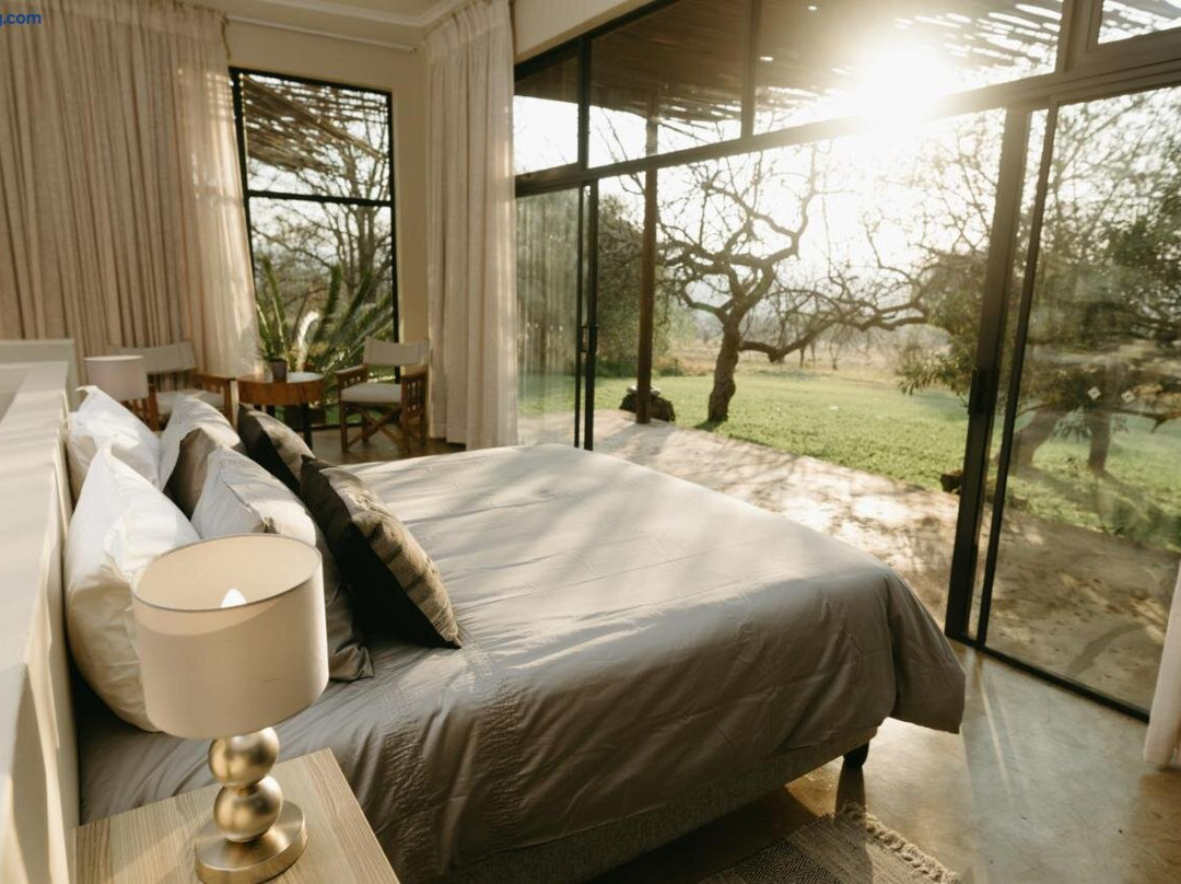 Sensiri Plains Safari Lodge