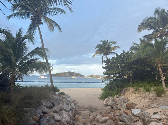 Voyage Charters-托土拉必去景点