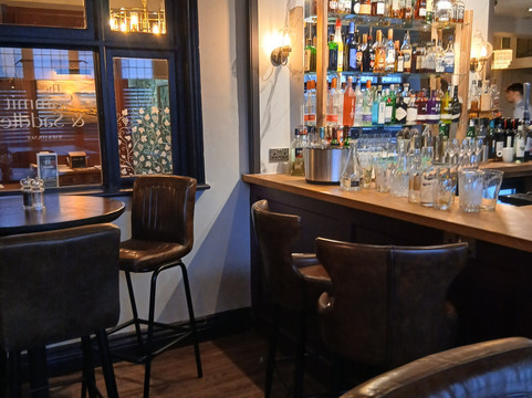 科尔沃尔公园酒吧和餐厅酒店主图