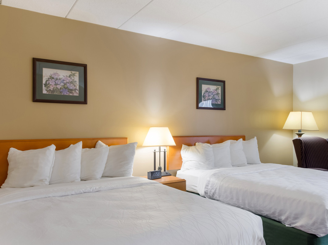 All Seasons Inn & Suites Smithfield Providence